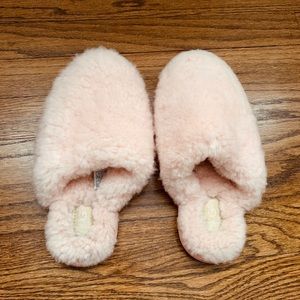 EXCELLENT CONDITION Ugg slippers size 8